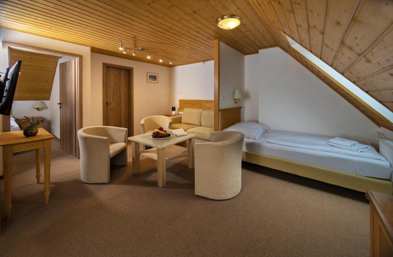 Hotel Tri Ruze Szpindlerowy Młyn Zewnętrze zdjęcie